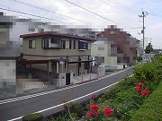 高知市吉田町中古売り家住宅、前面道路のようす。北東から